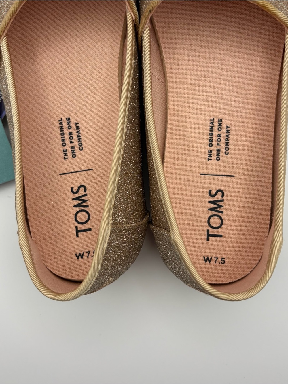 TOMS Women’s Glitter Slip-Ons in Gold NEW! Sz 7.5 - Picture 7 of 10